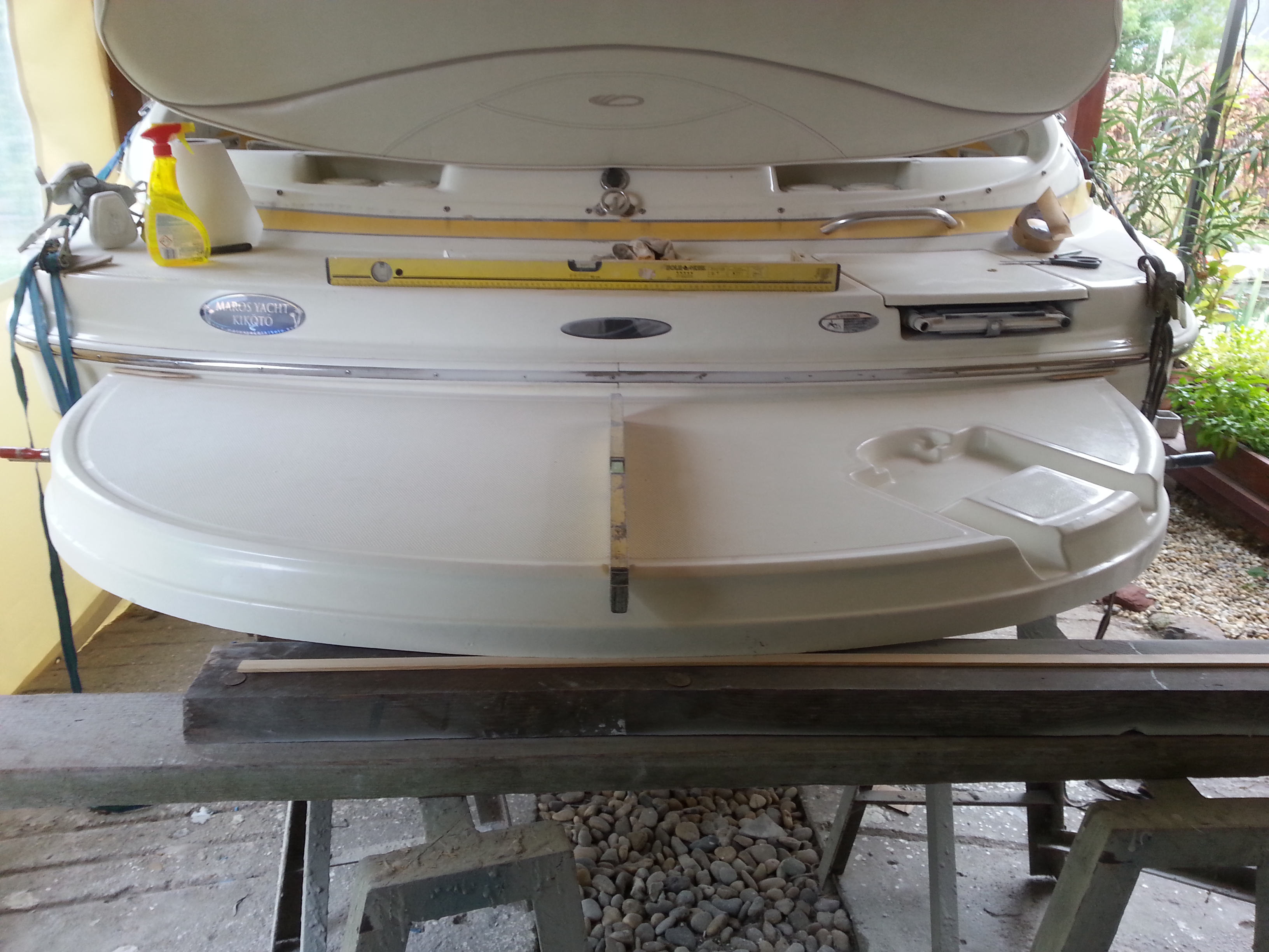 Maxum 215